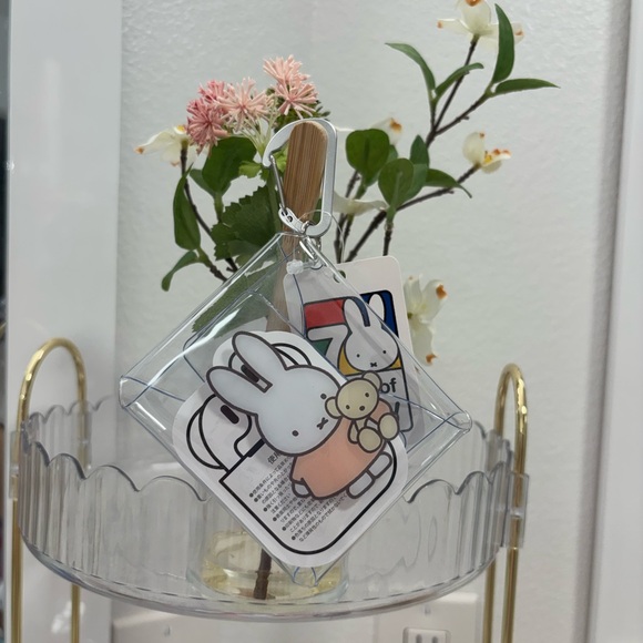 Cute Miffy🐰🤍Clear Case Keychain with Teddy Bear Design - Picture 5 of 5